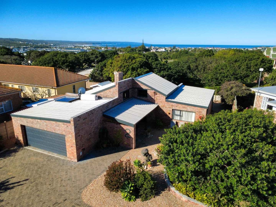3 Bedroom Property for Sale in Stilbaai Wes Western Cape